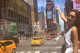 Siêu mẫu Minh Tú được mời diễn ở New York Fashion Week 