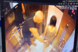 Lời kể của người phụ nữ bị vỗ mông trong thang máy ở TP.HCM