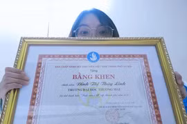 Nữ sinh tốt nghiệp đại học, truyền cảm hứng học tiếng Anh hiệu quả