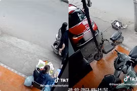 Cô bán xôi sắm ô tô hành nghề khiến nhiều người “choáng“