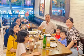 Ở nhà gỗ dát vàng, vợ trẻ của Vượng Râu vẫn thiệt thòi