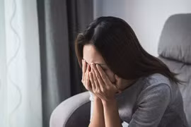 Lên thăm thông gia nằm viện, mẹ tôi khóc nghẹn 