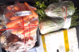 Chủ sạp rau, bà hàng cá đồng loạt mở gấp shop online