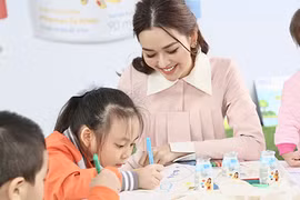 Á hậu Tường San cùng khám phá các trò chơi sáng tạo với trẻ