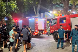 Hiện trường vụ cháy lớn tại nhà số 67 Phó Đức Chính, Hà Nội