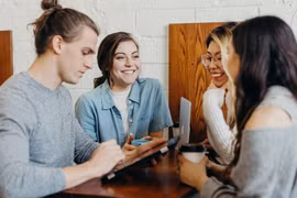 Tôi tìm được các chị em tốt nhất đời mình chính ở công sở 