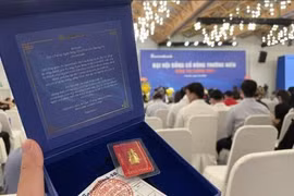 Nhiều cổ đông bất ngờ khi được tặng quà độc, lạ 