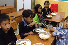 Những bữa cơm không màu