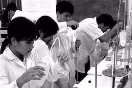 Hãy để nhà khoa học trẻ toàn tâm cống hiến