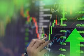 Kinh tế 24h: VN-Index đảo chiều tăng vọt