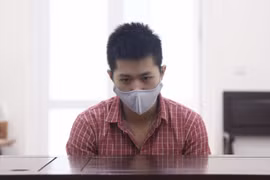 “Cha dượng” 9 lần hiếp dâm con gái 12 tuổi của người tình