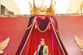 Càng lắm “ông hoàng”, “bà hoàng”... showbiz Việt càng ngập ngụa sự háo danh? 