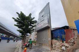 Nhà siêu mỏng, siêu méo tái xuất ở Hà Nội
