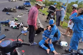 Vụ ô tô “điên” tông loạt xe máy: Tài xế mới 16 tuổi