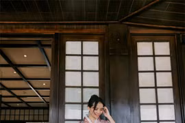 Chi hơn nửa tháng lương cho tiền xe và ăn, GenZ cảm thấy “xứng đáng”