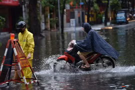Gallery - Hà Nội Ngập Nặng - image 12