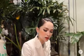 Lên đồ đẹp xuất sắc, Hoa hậu Hương Giang chỉ làm việc này? 