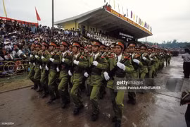 Ảnh không thể quên về lễ kỷ niệm chiến thắng Điện Biên Phủ 1994