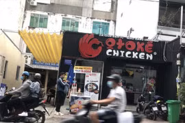 Dịch COVID-19 đến 'đại gia' cũng ra... vỉa hè