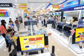 Vỡ mộng ông trùm: Đại gia điện máy lỗ nặng phải bán thân