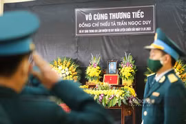 Truy tặng Huân chương Bảo vệ Tổ quốc cho phi công Trần Ngọc Duy