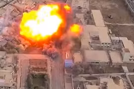 Cảnh tượng IS đánh bom xe tự sát khắp thành phố Mosul