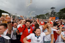 Gallery - Bên Lề EURO 2016 - image 13