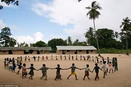Những hình ảnh xúc động bảo vệ trẻ em của UNICEF