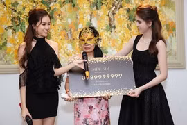 Gallery - Ngọc Trinh Đấu Giá Siêu Sim - image 13