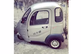 Xe điện Tàu 3 bánh “nhập chui” giá 50 triệu tại VN