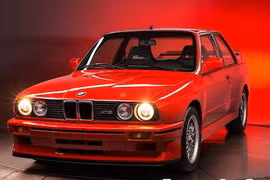 BMW M3 đời cổ “đập thùng” thét giá 5,68 tỷ 