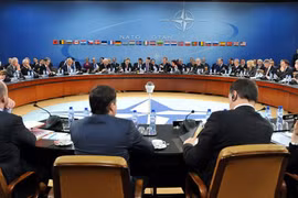 Mỹ “trơ mắt” nhìn Nga "đe dọa" hai nước Đông Âu thuộc NATO?