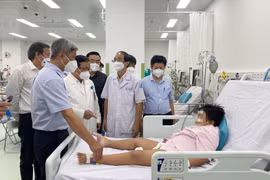 Cứu sống bệnh nhi sốc sốt xuất huyết nặng tổn thương đa cơ quan