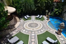 Ngắm biệt thự nghìn tỷ của “vua thời trang” Versace