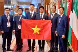 Việt Nam lọt top 4 kỳ thi Olympic Tin học quốc tế