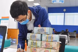 Có gần 20 doanh nghiệp giữ trên 10.000 tỷ rồi thu tiền lãi