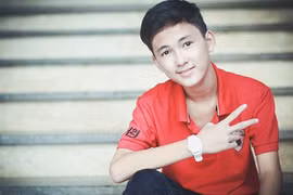 Vẻ điển trai của mỹ nam “Tôi thấy hoa vàng trên cỏ xanh“