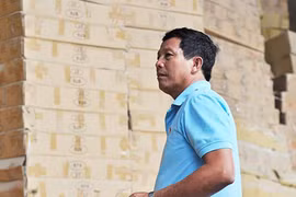 Gallery - Vợ Chồng Thu Minh Bị Tố Trốn Nợ - image 14
