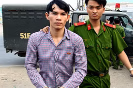 Vụ hiếp dâm lạ lùng: Thủ phạm bảo trộm gà, nạn nhân bảo bị tụt quần