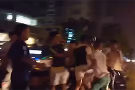 Xôn xao clip đuổi đánh xe ôm, thanh niên “hổ báo” nhận cái kết