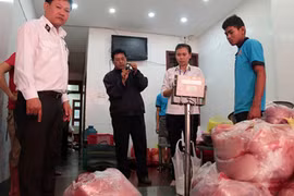 Kinh hoàng tẩm hóa chất phù phép thịt heo nái thành thịt bò