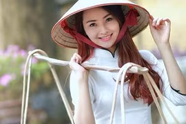 MC hotgirl của VTV khiếp sợ sự phán xét của dân mạng