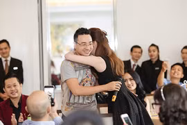 Gallery - Ngọc Trinh Đấu Giá Siêu Sim - image 15