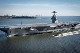 Mục kích tàu sân bay CVN-78 oai phong ra biển lần đầu