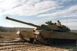 Cận cảnh siêu tăng M1A1 của Mỹ “thay lòng đổi dạ“