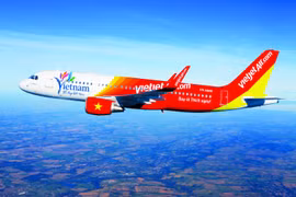 Đình chỉ tổ bay của VietJet Air hạ cánh nhầm đường băng tại Cam Ranh
