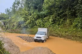 Tìm thấy thi thể tài xế xe tải bị lũ cuốn trôi ở Lâm Đồng