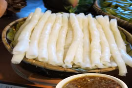 Món bánh gật gù vừa ăn vừa gật của Quảng Ninh