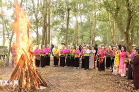 Du lịch trải nghiệm văn hóa Mường hấp dẫn khách quốc tế