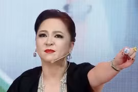 Netizen bóc giá outfit tiền tỷ của CEO Nguyễn Phương Hằng “ngày trở lại“
